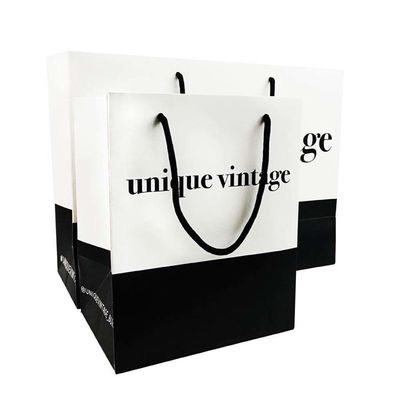 OEM Disegni personalizzati Luxury Matte Gift Shopping Paper Bag Con Logo Per Abbigliamento Scarpe