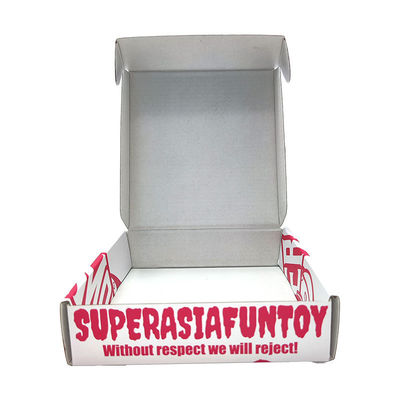Dimensioni personalizzate Flat Packed Spedizione Mailer Box Tre strati Intimo ondulato Indumenti