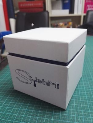 Dimensioni personalizzate Scatole di riciclaggio auto erettibili con luce a LED Scatola di orologio regalo confezionamento
