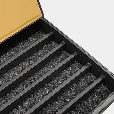 Imballaggio per perline di cintura nera su misura Scatola regalo a chiusura in cartone magnetico per dimensioni personalizzate