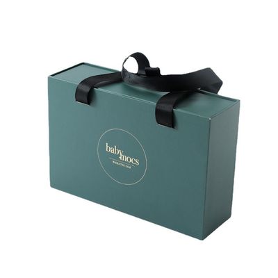 Ordine personalizzato Acceptato Abbigliamento Imballaggio carta Abbigliamento Scatola con maniglia di taglia personalizzata