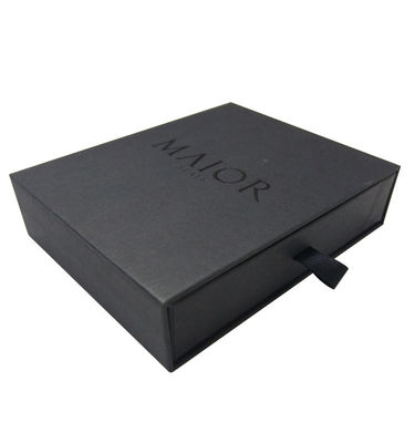 Scatole regalo in colore nero in confezione piatta in forma di cuore