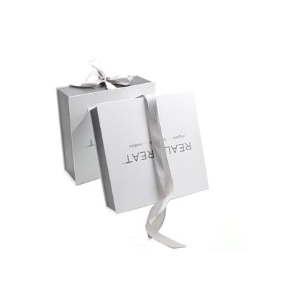 Scatola regalo in cartone bianco personalizzata con chiusura a nastro