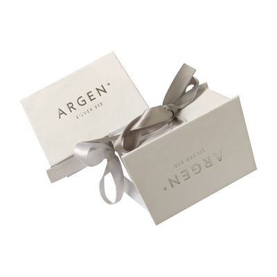 Scatola regalo in cartone bianco personalizzata con chiusura a nastro
