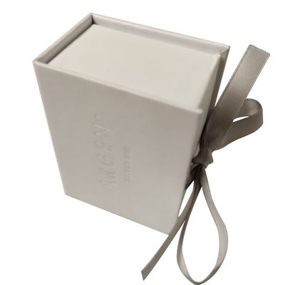 Scatola regalo in cartone bianco personalizzata con chiusura a nastro
