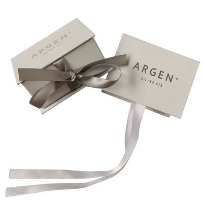 Scatola regalo in cartone bianco personalizzata con chiusura a nastro