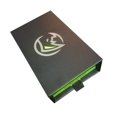 Scatola regalo in cartone di carta verde per portachiavi per auto