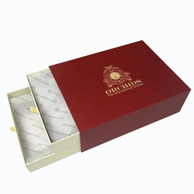 Set regalo con scatola magnetica rossa riciclabile CMYK/PANTONE