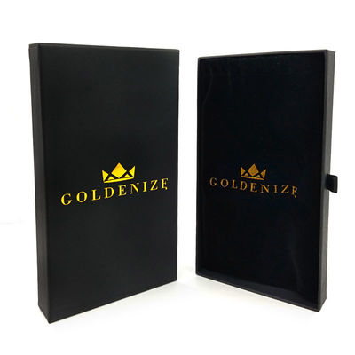 Elegante cassetto nero rigido con logo personalizzato in foglio oro e rivestimento di velluto morbido