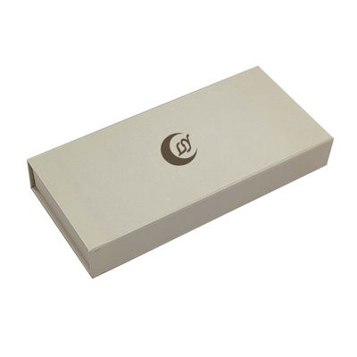 Scatola di imballaggio magnetica bianca e elegante rivestita con rivestimento UV Scatola regalo magnetica per adesivi