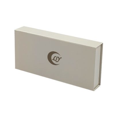 Scatola di imballaggio magnetica bianca e elegante rivestita con rivestimento UV Scatola regalo magnetica per adesivi