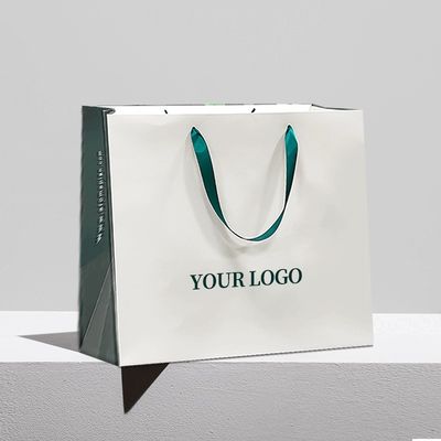 Borsa di carta a mano con manico