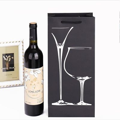 Imballaggi personalizzati in cartone CMYK o Pantone per whisky e vini di lusso