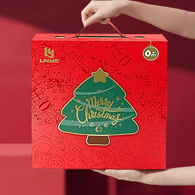Logo personalizzato Ospite Porta di nozze cinese Scatola regalo Scatola di caramelle Scatola di imballaggio Carta abito da sposa Scatola regalo con chiusura a nastro