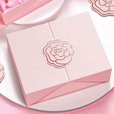 Confezione di caselle regalo di lusso per matrimoni su misura con caselle a coperchio pieghevoli per regalo per il compleanno del matrimonio