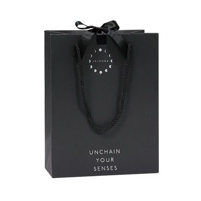 Custom Design Luxury Black Matte Spessore carta abbigliamento confezionamento regalo borsa da acquisto con nastro logo e manico