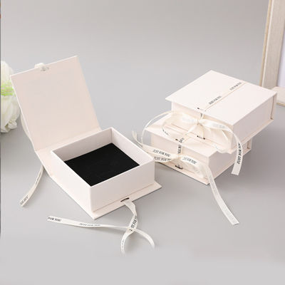 Logo a nastro bianco scatola regalo pieghevole trucco abbigliamento accessori cartone rigido con laminazione lucida