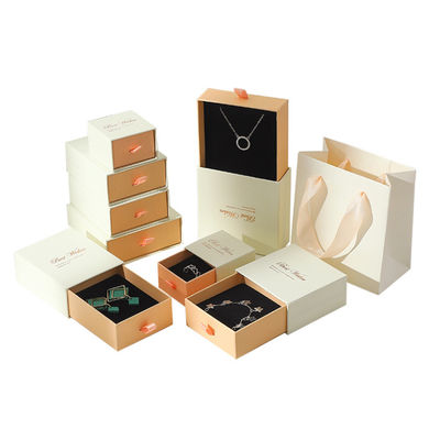 Set cosmetico personalizzato cassetto scorrevole rigido da estrarre gioielli imballaggio regalo scatola di carta con inserto