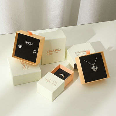 Set cosmetico personalizzato cassetto scorrevole rigido da estrarre gioielli imballaggio regalo scatola di carta con inserto