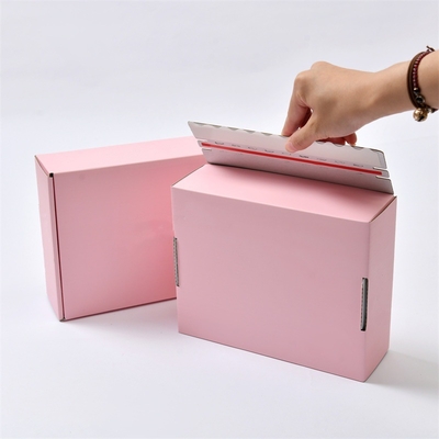 Scatola di cartone ondulato stampata CMYK / PANTONE per spedizioni di prodotti per la cura della pelle, regalo, design di lusso personalizzato