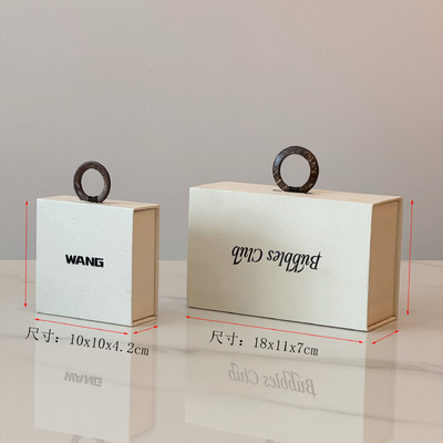 Collana di gioielli bianca Design personalizzato Scatola di presentazione magnetica Logo personalizzato Anello Orecchino Collana Bracciale Scatola di carta per imballaggio