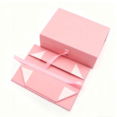 Scatola pieghevole con nastro di qualità con logo personalizzato Rosa Nero Forma rettangolare Imballaggio in carta artistica magnetica per laminazione opaca goffratura