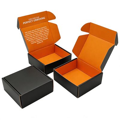 Logo personalizzato Casella di spedizione di carta ondulata di moda e di tendenza per abbigliamento T-shirt cappello