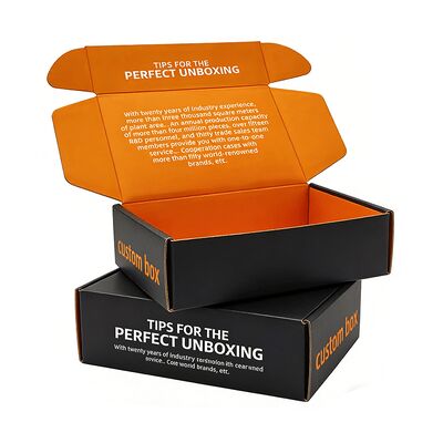 Logo personalizzato Casella di spedizione di carta ondulata di moda e di tendenza per abbigliamento T-shirt cappello