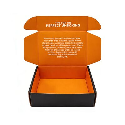 Logo personalizzato Casella di spedizione di carta ondulata di moda e di tendenza per abbigliamento T-shirt cappello